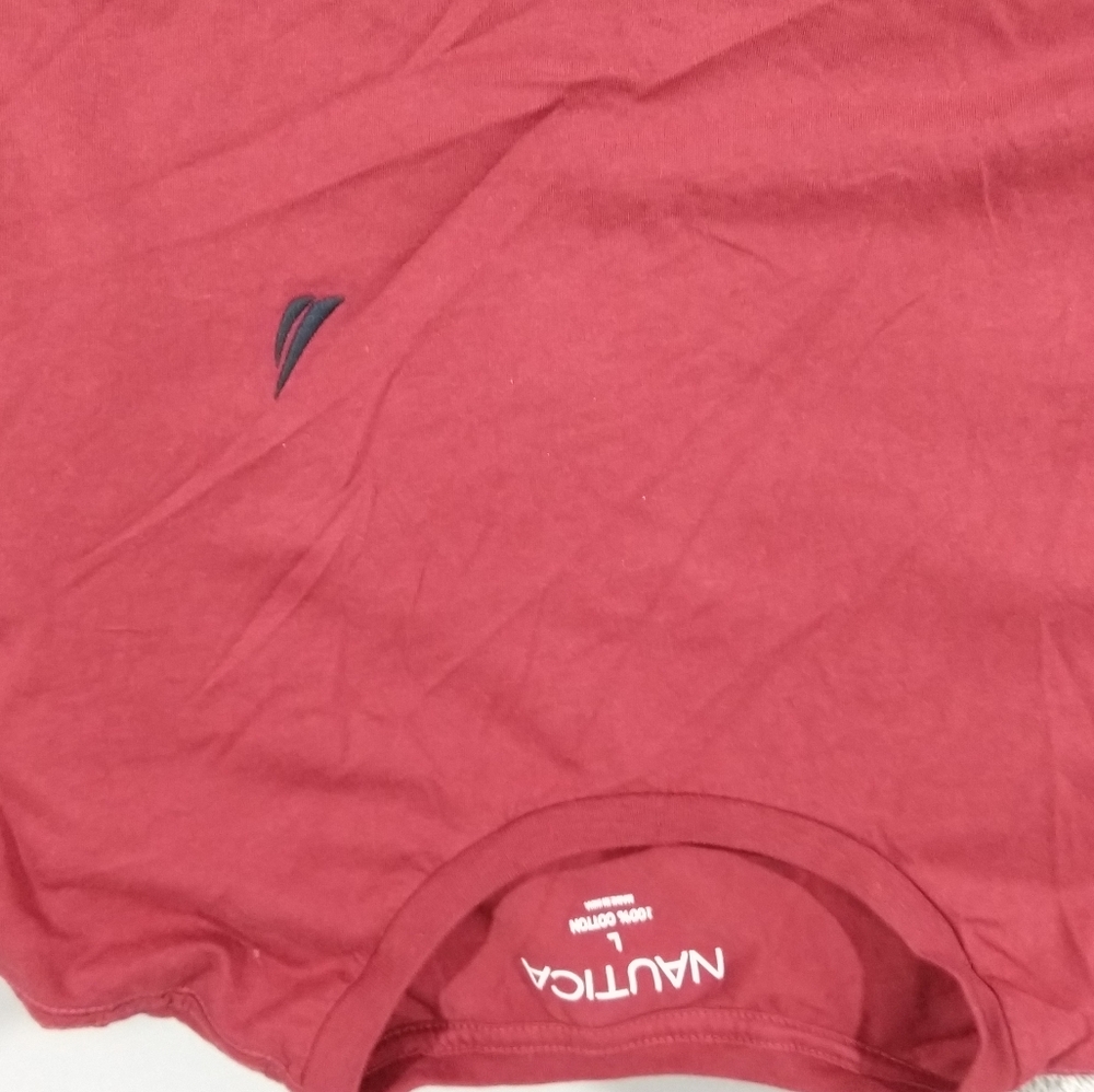 Nautica t shirt